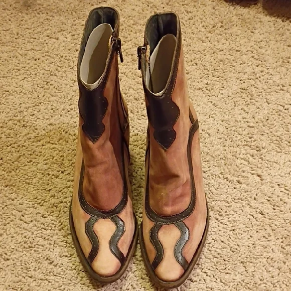 Free People Brown and Black Ankle Booties - Picture 2 of 6